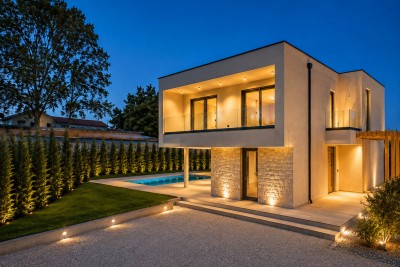 Poreč – Modern Villa with Pool, 2 km from the Sea