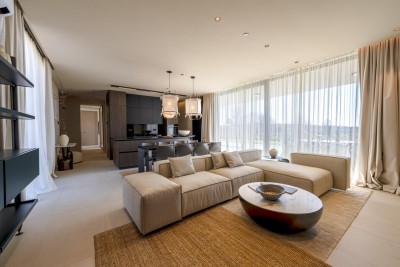 Luksuzna vila s bazenom i panoramskim pogledom na more 10