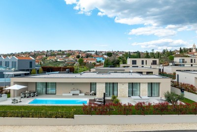 Ekskluzivna moderna vila s bazenom