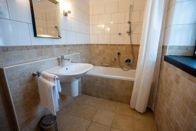 Istarska vila s bazenom u mirnom okruženju i pogledom na more 14
