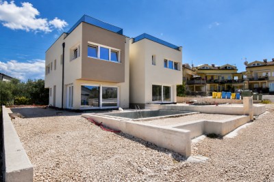 Modern House with Pool, Rooftop Terrace and Sea View 4
