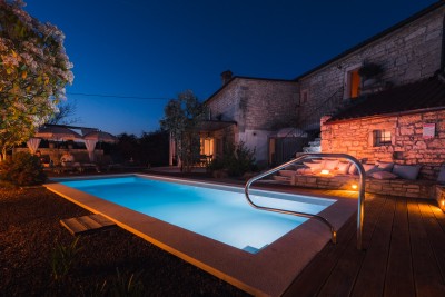 Središnja Istra, Obnovljena kamena vila s bazenom 46