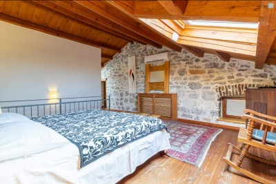 Poreč okolica – šarmantna kamena kuća s bazenom 12