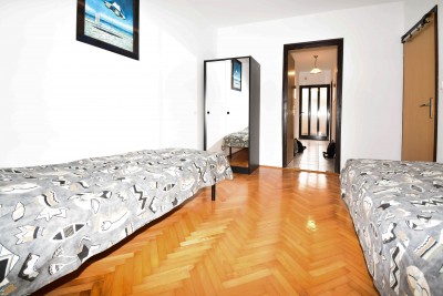 OPPORTUNITY!!! The apartment is 800m from the city center and the beach in a quiet location 5
