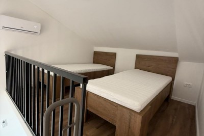 Šarmantna kamena kuća u nizu s pogledom na more 16