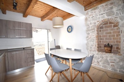 OPPORTUNITY! Renovated apartment with a balcony in the heart of the old town 5