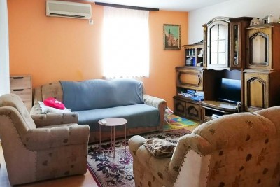 Three-room furnished apartment on the first floor 3