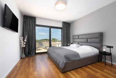 Moderna vila s pogledom na more u Poreču 18
