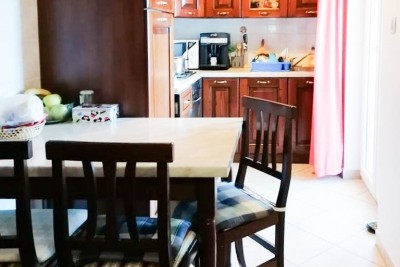Three-room furnished apartment on the first floor 4