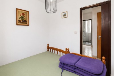 Šarmantna kamena kuća s pomoćnim objektom na prostranom zemljištu 17