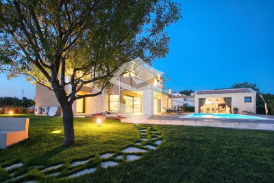 Magnificent designer villa 3
