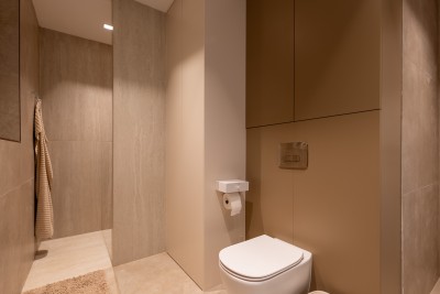 Casa familiare con ampio terreno edificabile in una zona tranquilla vicino a Parenzo 25