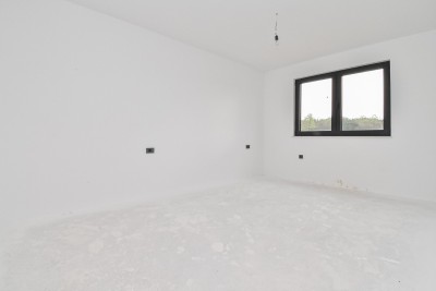 Luksuzan stan na 1. katu s prostranom natkrivenom terasom – mirna lokacija, 3 km od mora 19