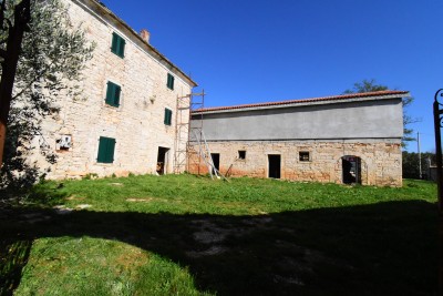 Istrian estate in a quiet location with lots of potential 4