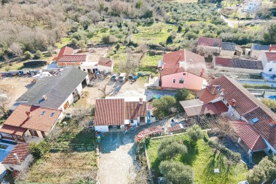 Una bella casa in pietra completamente ristrutturata in un tranquillo villaggio istriano con un ampio cortile 16