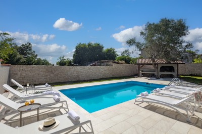 Perfezione di stile e comfort: Villa di lusso con piscina 3