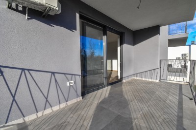 Komforan stan na prvom katu novogradnje 9