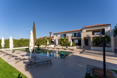 Luxuriöse, komfortable Villa mit Pool und Meerblick in Stadtnähe 34