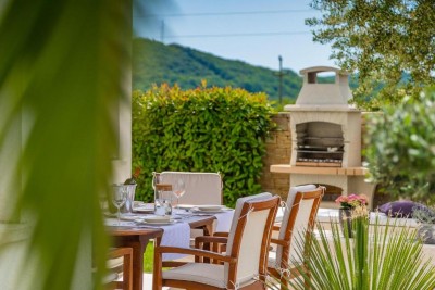Luksuzna samostojeća vila s bazenom, wellness prostorom i uređenom okućnicom 37