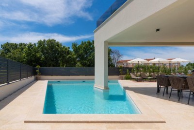 Modern villa with pool and sea view 8