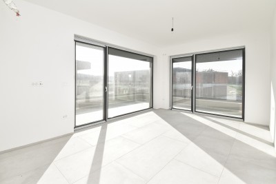 Moderna vila s štirimi spalnicami, le 3 km od središča Poreča - v fazi gradnje 18