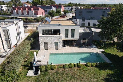 Modern villa 2 km from the city center and the sea 5