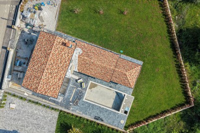 Mediteranska kamena vila s panoramskim pogledom i prostranim dvorištem 6