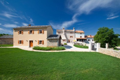 An authentic Istrian estate located on a spacious plot of land 5