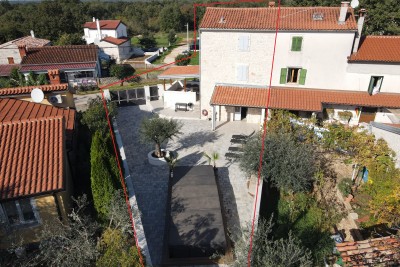 Casa in pietra d'Istria ristrutturata, l'ultima della fila, con vasca idromassaggio