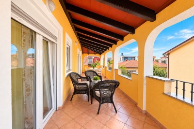 Novigrad – stan s velikom terasom, 500 m od mora 14
