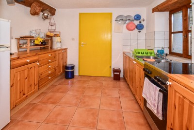 Affascinante casa in pietra istriana con cortile 10