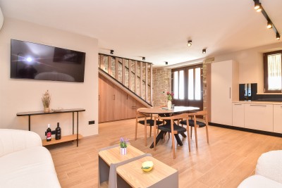 Renovirana istarska ljepotica s bazenom i prostranim dvorištem 4