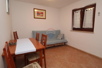 Novigrad – Dva apartmana u jednom stanu u zgradi s bazenom 7