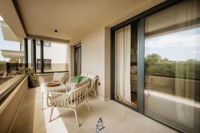 Moderna kvalitetna vila sa grijanim bazenom 800m od mora - u izgradnji 21