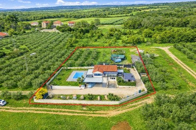 Ekskluzivna kuća na osami s bazenom i prostranom okućnicom 41