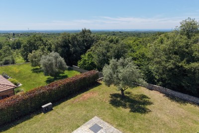 Mediterrane Villa mit großzügigem Garten und Pool 5