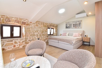 Renovirana istarska ljepotica s bazenom i prostranim dvorištem 20