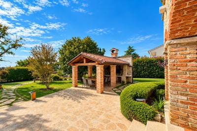 Poreč okolica, predivna kamena vila sa velikim vrtom 33
