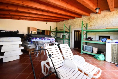 OPPORTUNITY! Istrian stone house with 2 apartments, yard and sea view 38