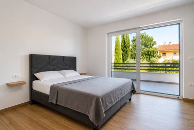 Novigrad, dvojna kuća s bazenom 2km od mora 5