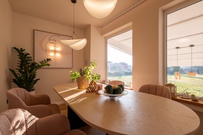 Casa familiare con ampio terreno edificabile in una zona tranquilla vicino a Parenzo 16