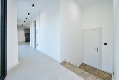 Luxury penthouse in the city center with a fantastic terrace and sea view 13