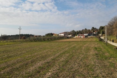 Građevinsko zemljište na 2 km od mora i centra grada 3