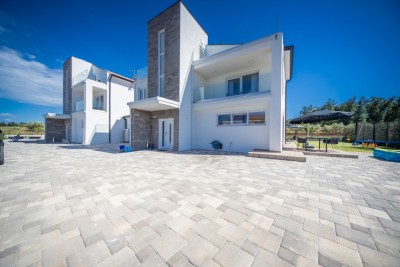 Moderne Villa mit Swimmingpool unweit von Poreč 19