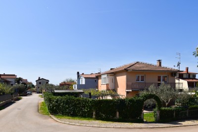 Geräumiges Familienhaus mit 3 separaten Wohnungen in der Nähe von Umag 1