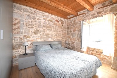 OPPORTUNITY! Renovated apartment with a balcony in the heart of the old town 9