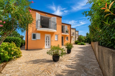 Poreč Area – End-Terrace House with Garden and Privacy Near the Sea 4