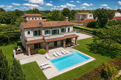 Istrian villa with pool, terraces and sea view 1