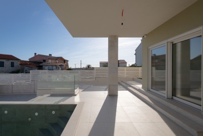 Medulin okolica, Moderna kuća sa bazenom i pogledom na more 22
