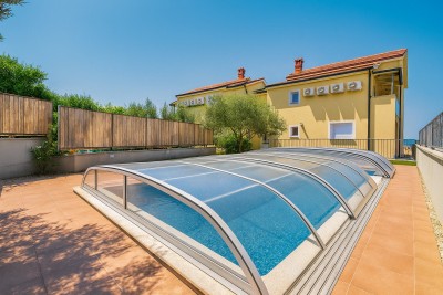 Ekskluziva! Dvojna kuća s bazenom i pogledom na more 6